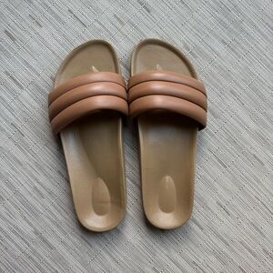 Beatrice Valenzuela Sandalia size 8